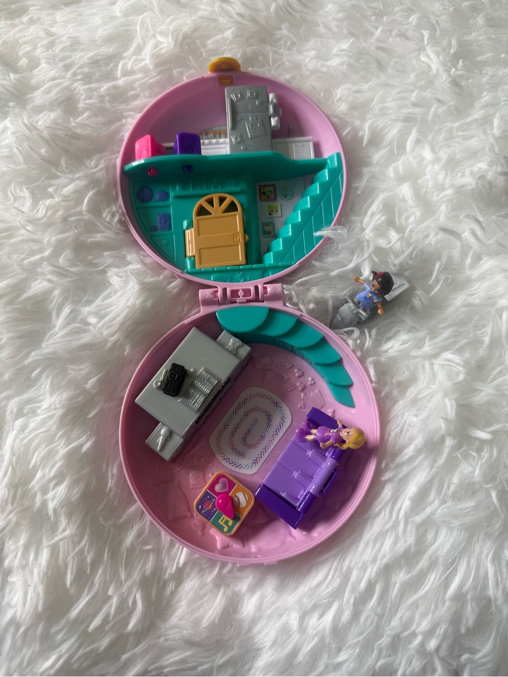 Polly Pocket Donut Sleepover Pajama Party Compact